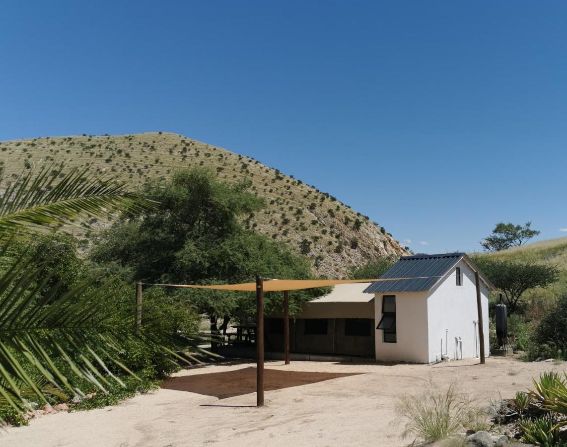 Achab Self Catering Tent Usakos Esterno foto